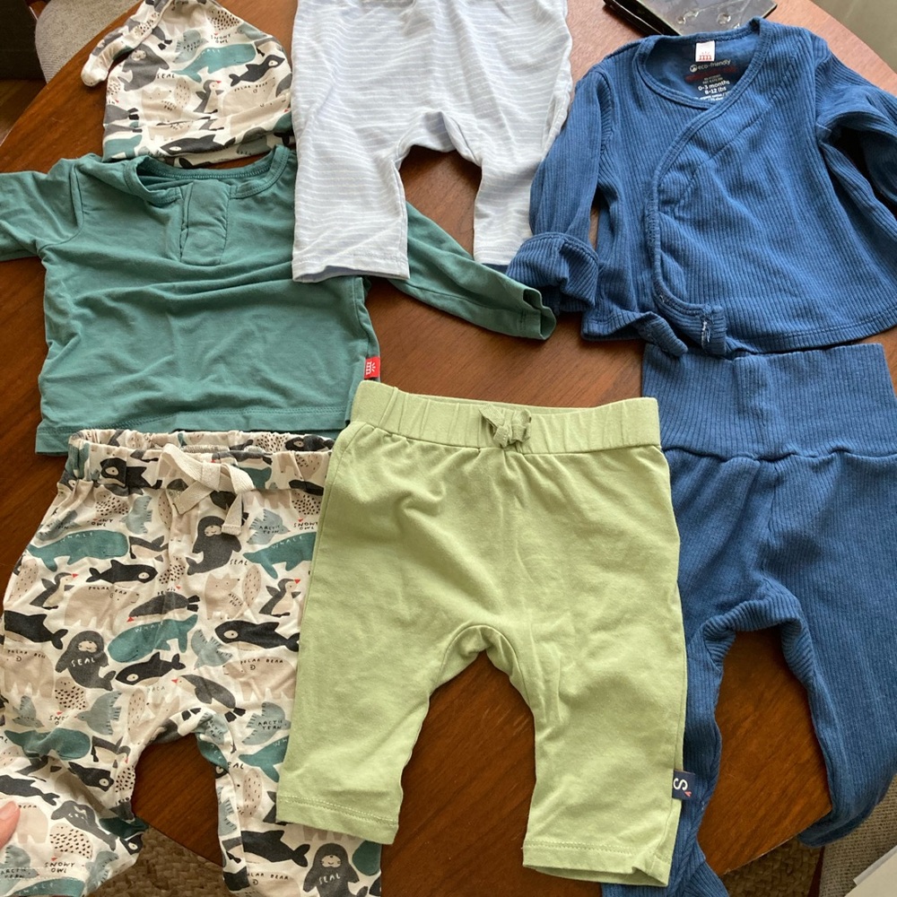 Magnetic Me lot of clothes 0-3